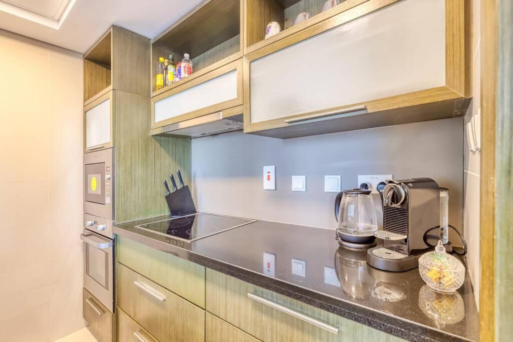 Xanadubai Loft Tower - Your Home Away From Home In Downtown Dubai! Экстерьер фото